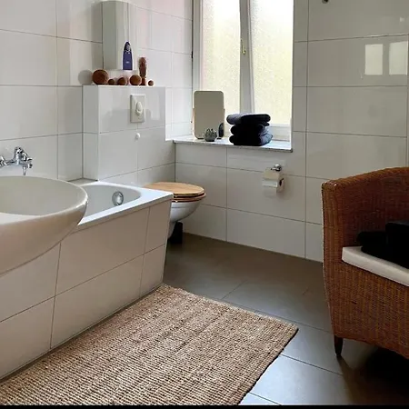 Grosszuegige Direkt In Der Altstadt Erfurts