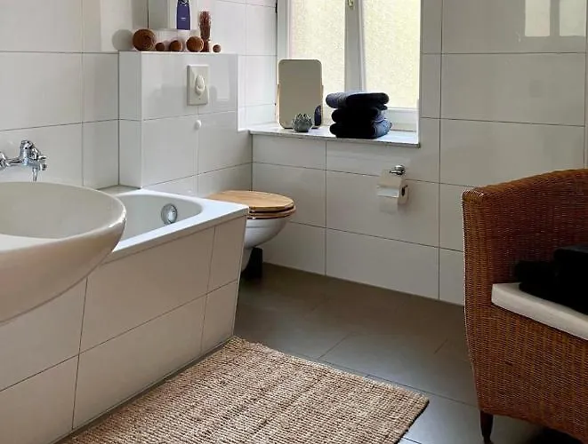 Grosszuegige Direkt In Der Altstadt Erfurts